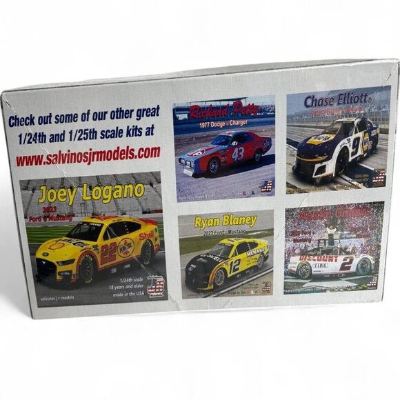 Salvinos Joey Logano 2023 Ford Mustang NASCAR 1/24 Car Model Kit - Picture 3 of 5